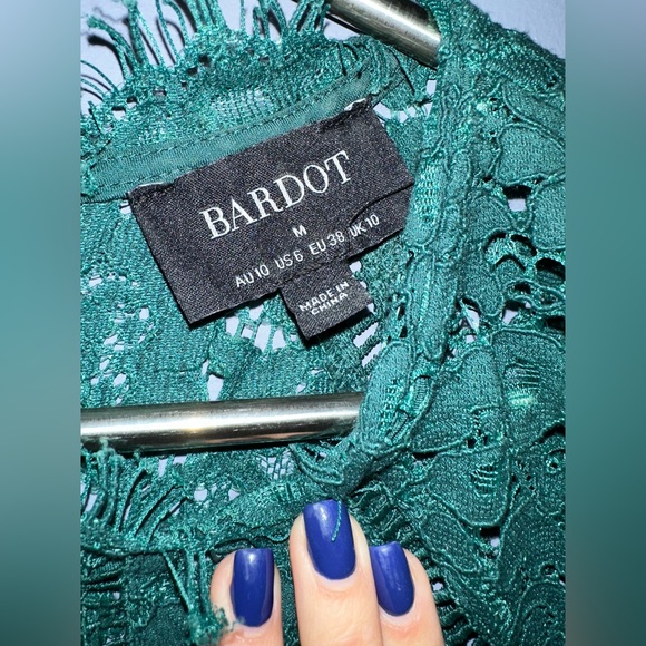 Bardot Lace Knee Length Sheath Dress - Picture 5 of 5